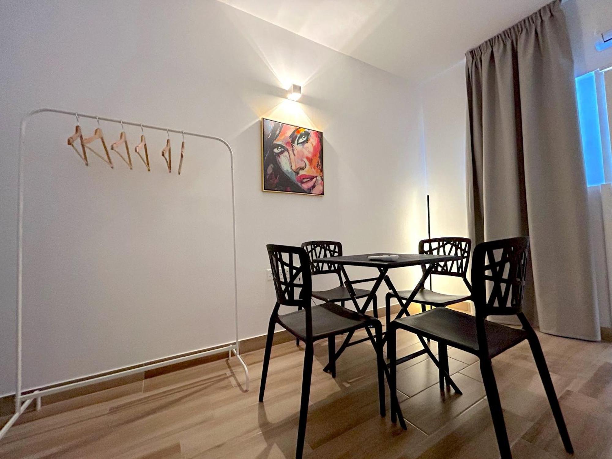 Queen Regina Suites By Platform 357 Nicosia Exterior foto